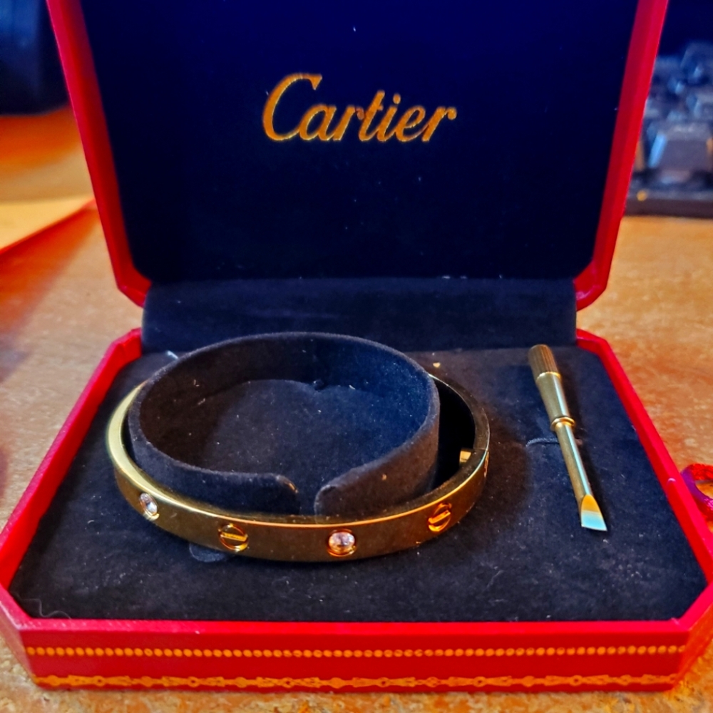 Cartier love bracelet 4 diamonds